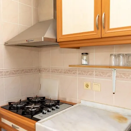 Villa Lovely Villa With Garden Near Sea In Cesme
