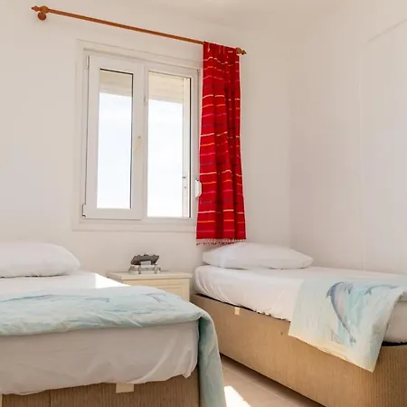 Villa Lovely Villa With Garden Near Sea In Cesme