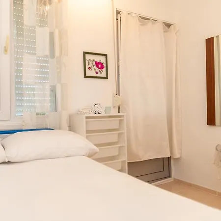 Lovely Villa With Garden Near Sea In Cesme Villa