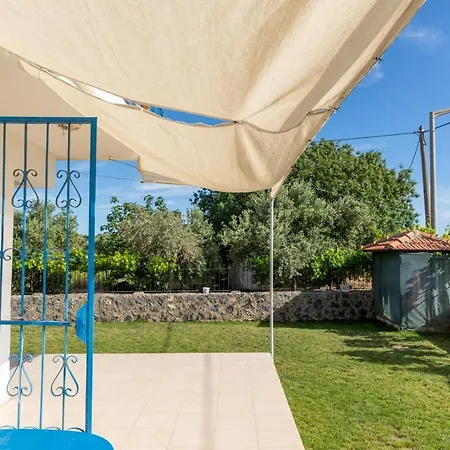 Lovely Villa With Garden Near Sea In Cesme Villa Ovacik (Cesme)